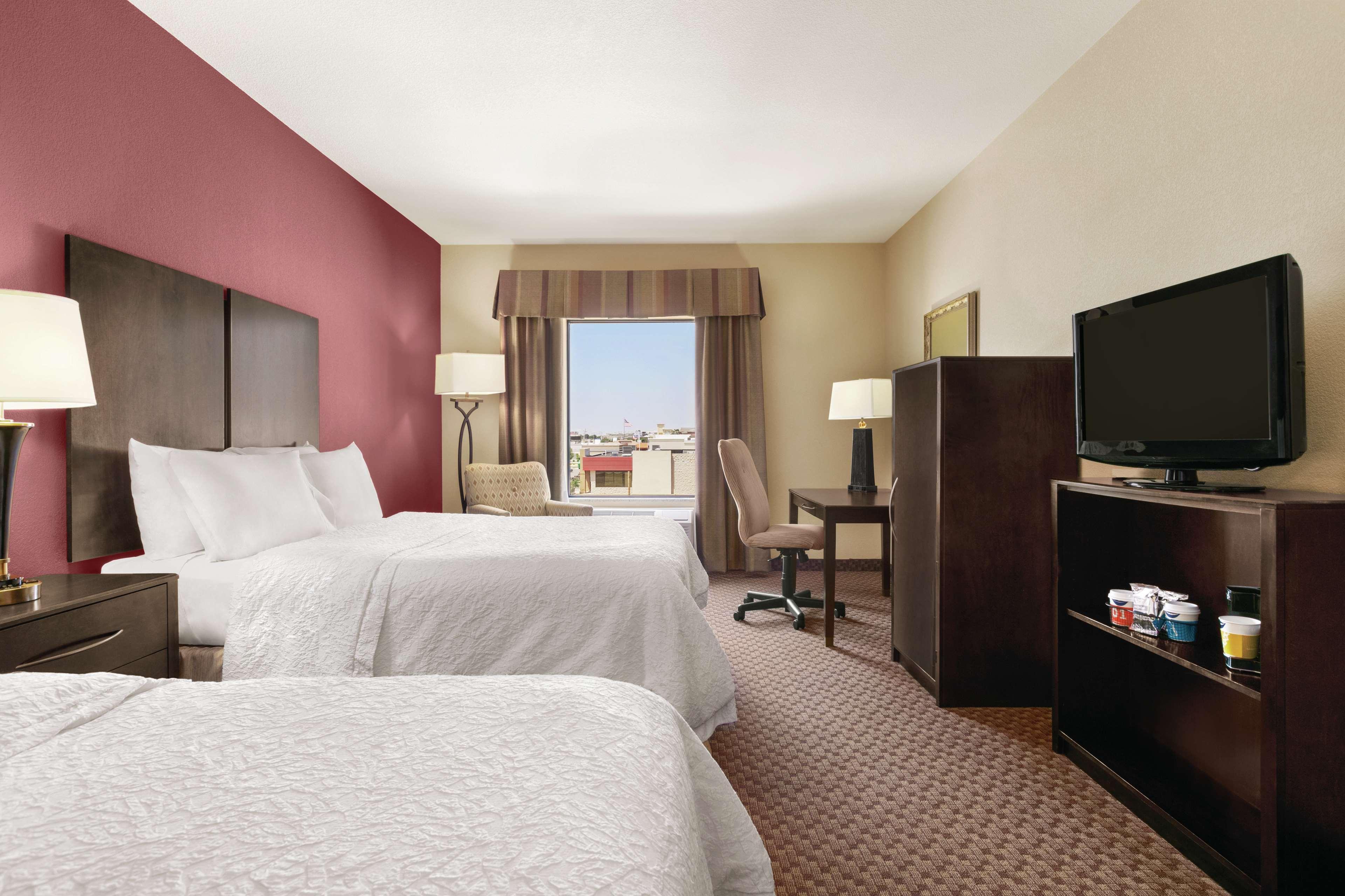 Hampton Inn & Suites Enid Exterior photo