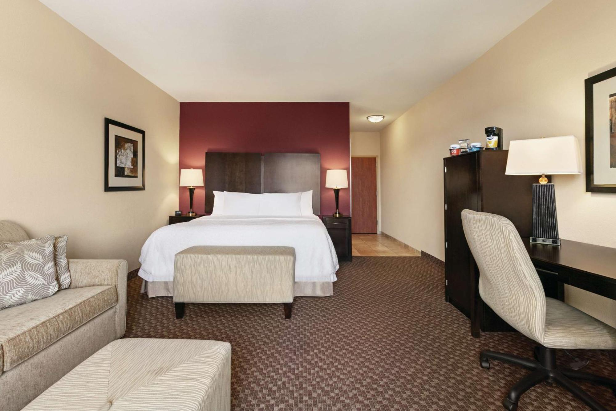 Hampton Inn & Suites Enid Exterior photo