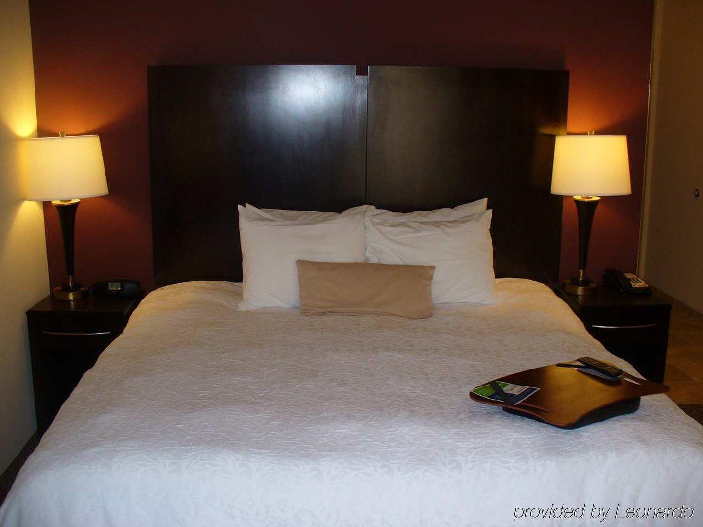 Hampton Inn & Suites Enid Room photo